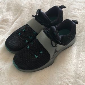 Air Jordan Trainer 2 Flyknit Low Size 12.5 - Black/Jade/Gray/Silver